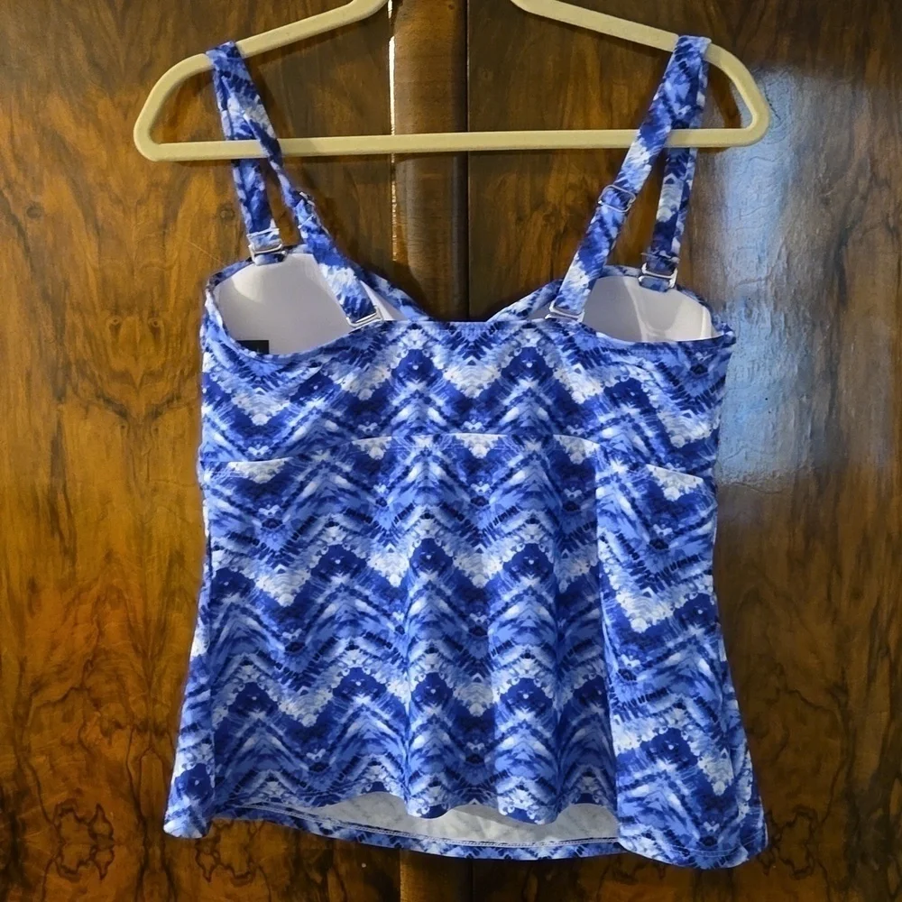 Catalina Blue Print Swim Top Size 1X NWT